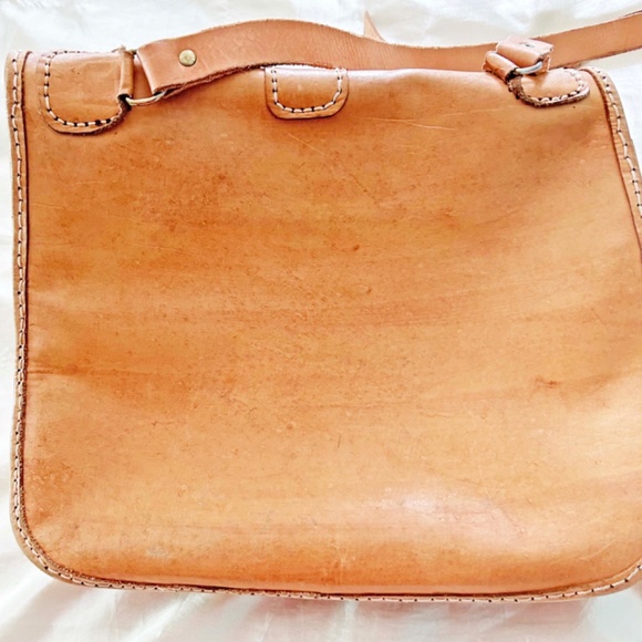TOTE, BRAZIL, HANDMADE, NATURAL LEATHER, BUCKLE CLOSURE, LONG SHOULDER STRAP, - Picture 3 of 8